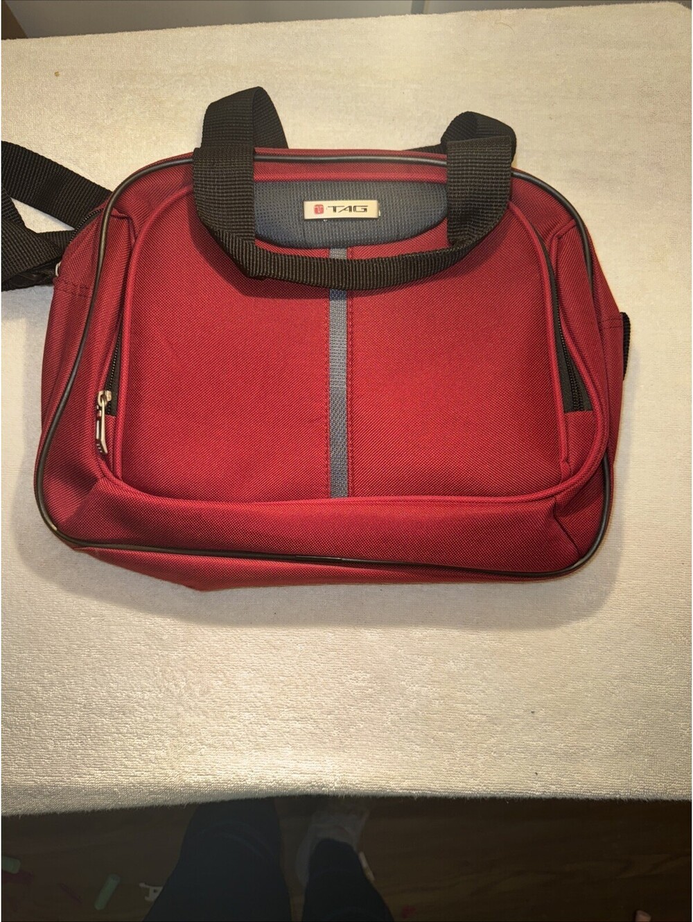 TAG Small Red Travel Bag – Lightweight Carry On Shoulder Tote Luggage Handbag